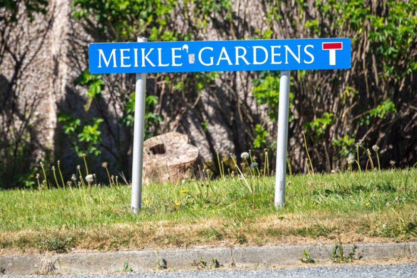 Meikle Gardens sign