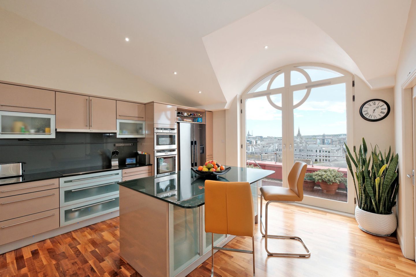 Penthouse in one of Aberdeen's most prestigious flat blocks for sale