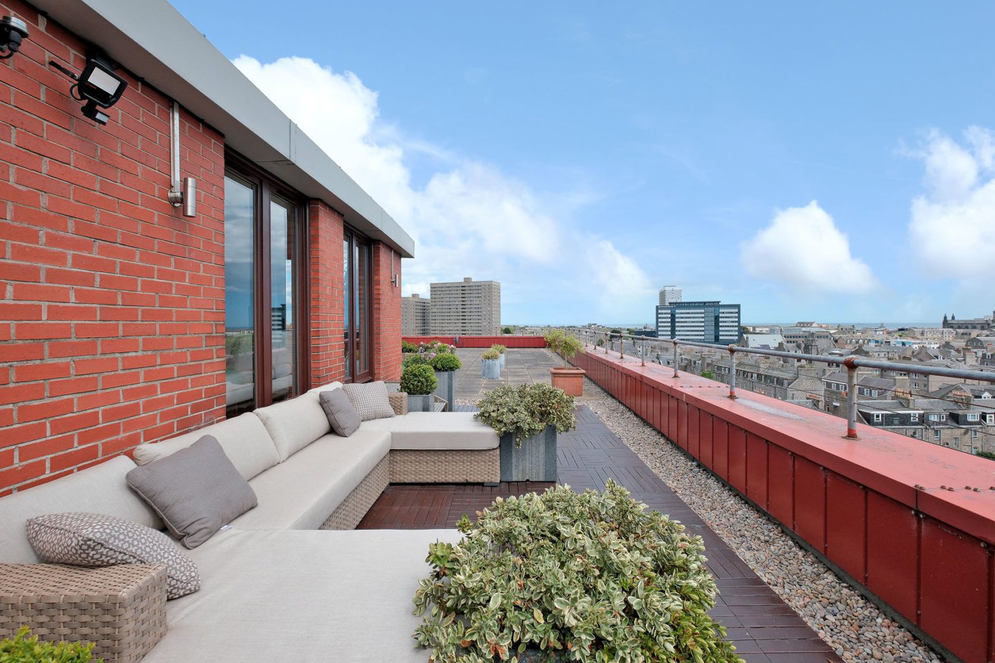 Penthouse in one of Aberdeen's most prestigious flat blocks for sale