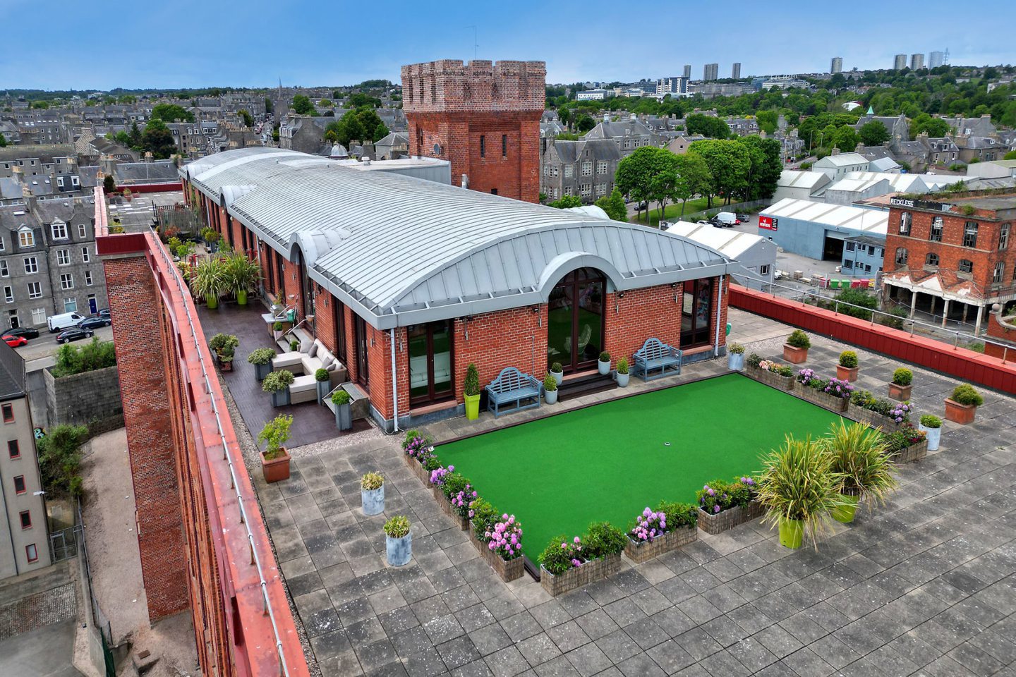 Penthouse in one of Aberdeen's most prestigious flat blocks for sale