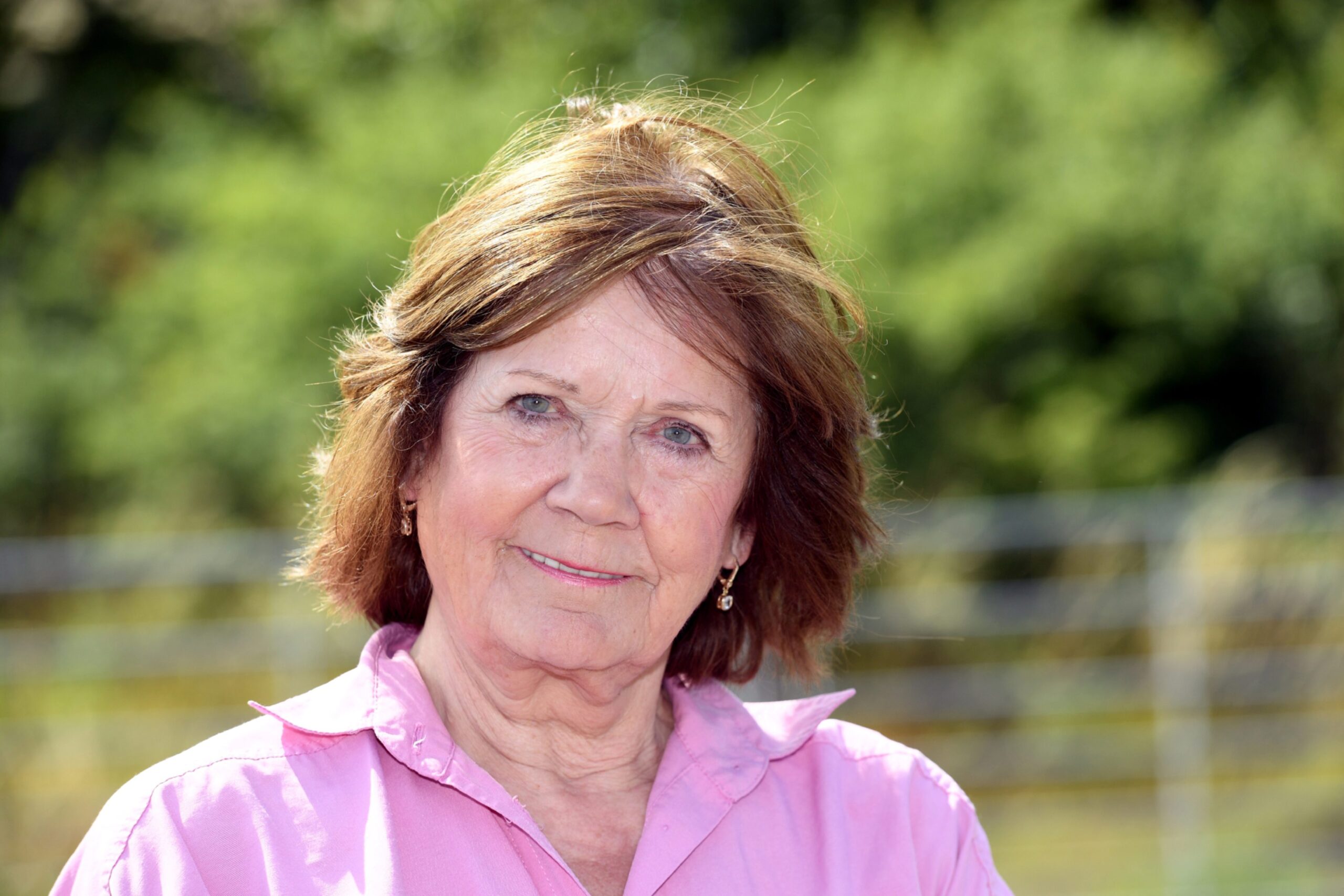 Councillor Wendy Agnew standing up.