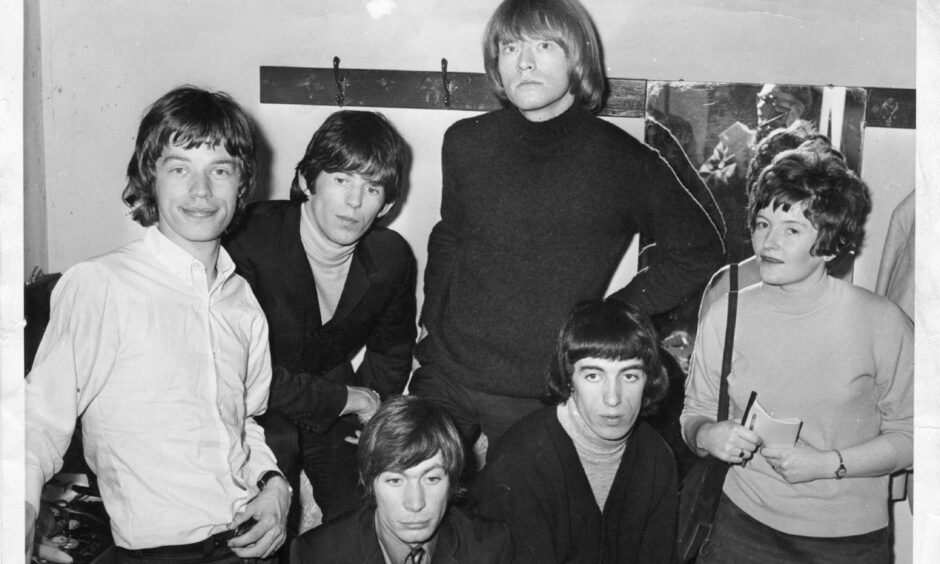 Rolling Stones 1965-06-17 ©AJL

17 June 1965

The Rolling Stones (left to right) - Mick Jagger, Keith Richard, Charlie Watts, Brian Jones and Bill Wyman, with Julie Davidson.

Used: P&J 25/06/1965; 01/09/1993; EE 28/03/1996; 07/03/997; 06/01/2000; 22/03/2002