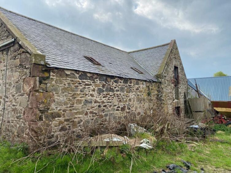 Derelict farm steading near Fyvie