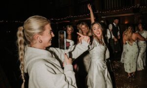 A bride asked Lois to join her on the dancefloor. Image: Sophie Alexandria Photography