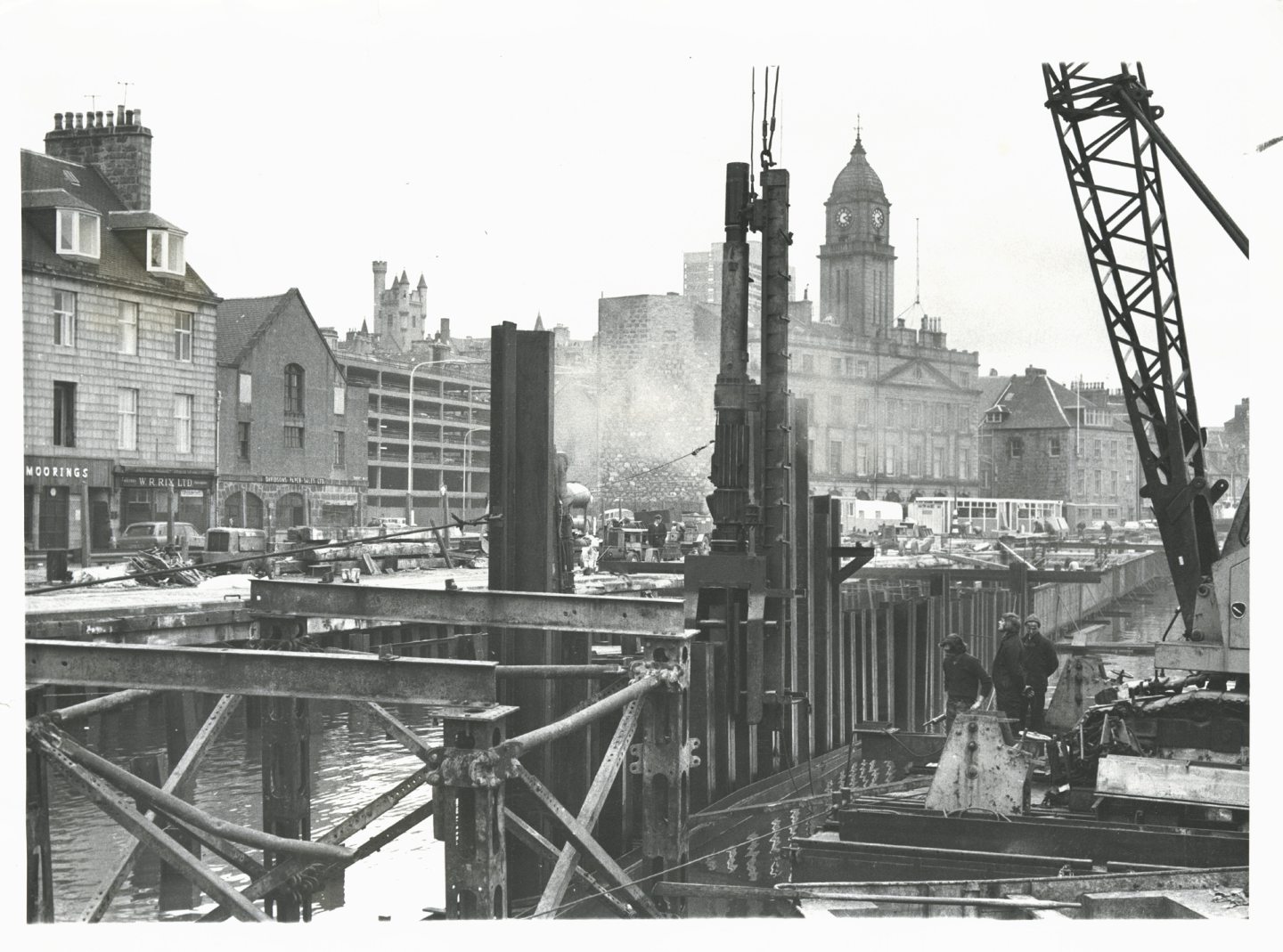 Another memorable moment in the history of Aberdeen Harbour. Piling operations in progress at Regent Quay which was being widened.