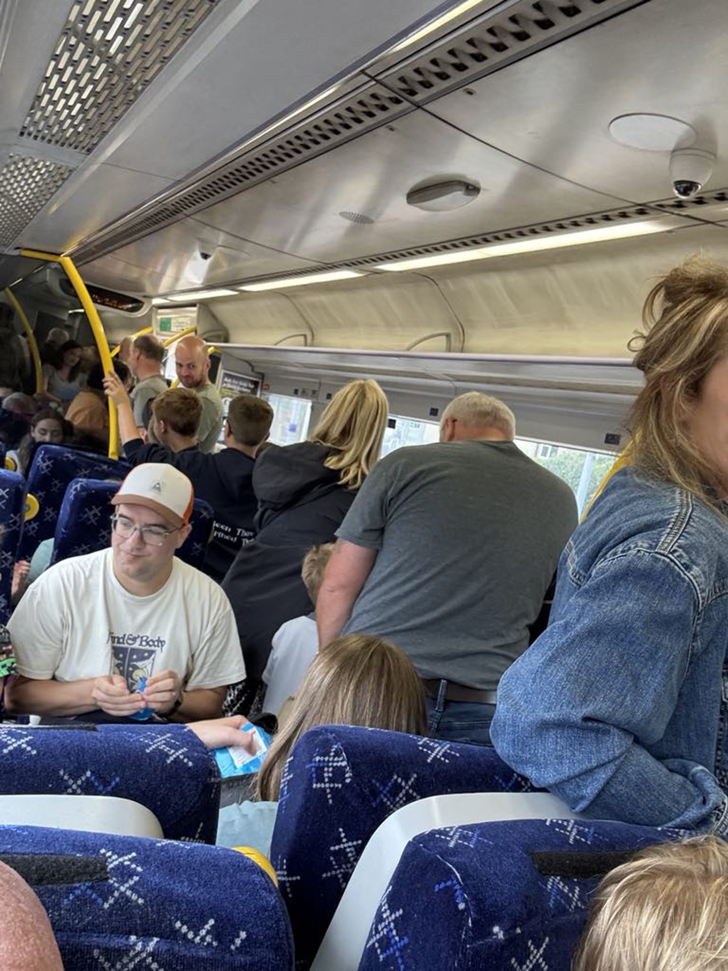Packed train from Stonehaven to Aberdeen 
