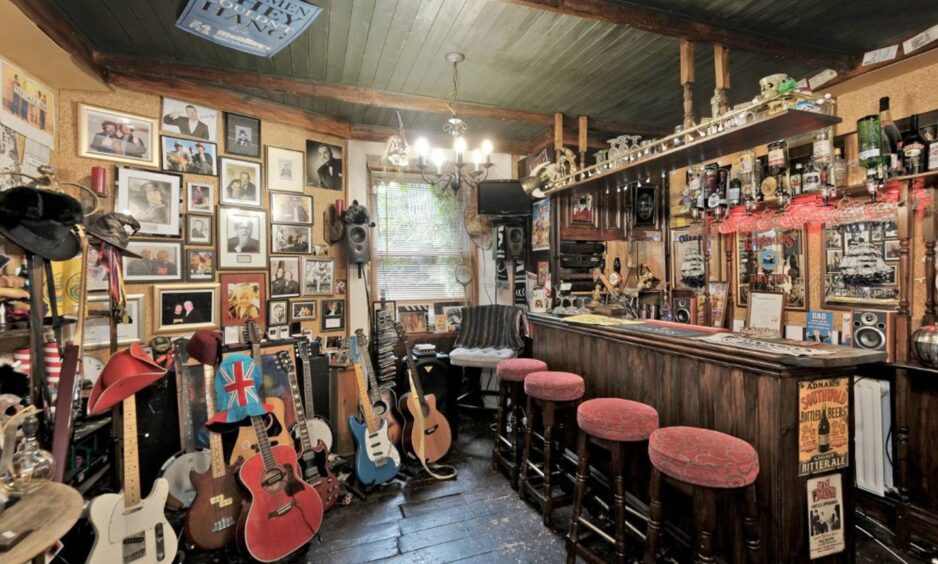 Traditional Boozer Aberdeen townhouse with pub in bedroom hits market for £300,000