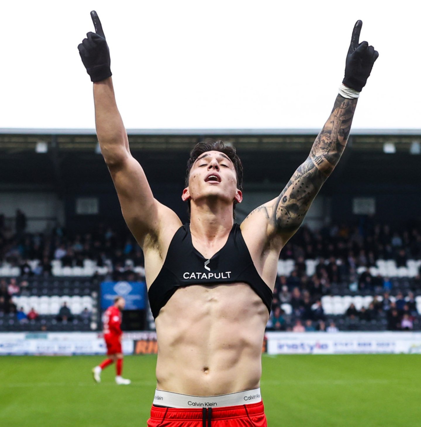 Aberdeen's Marko Lazetic celebrates scoring to make it 1-0 against St Mirren in Paisley.