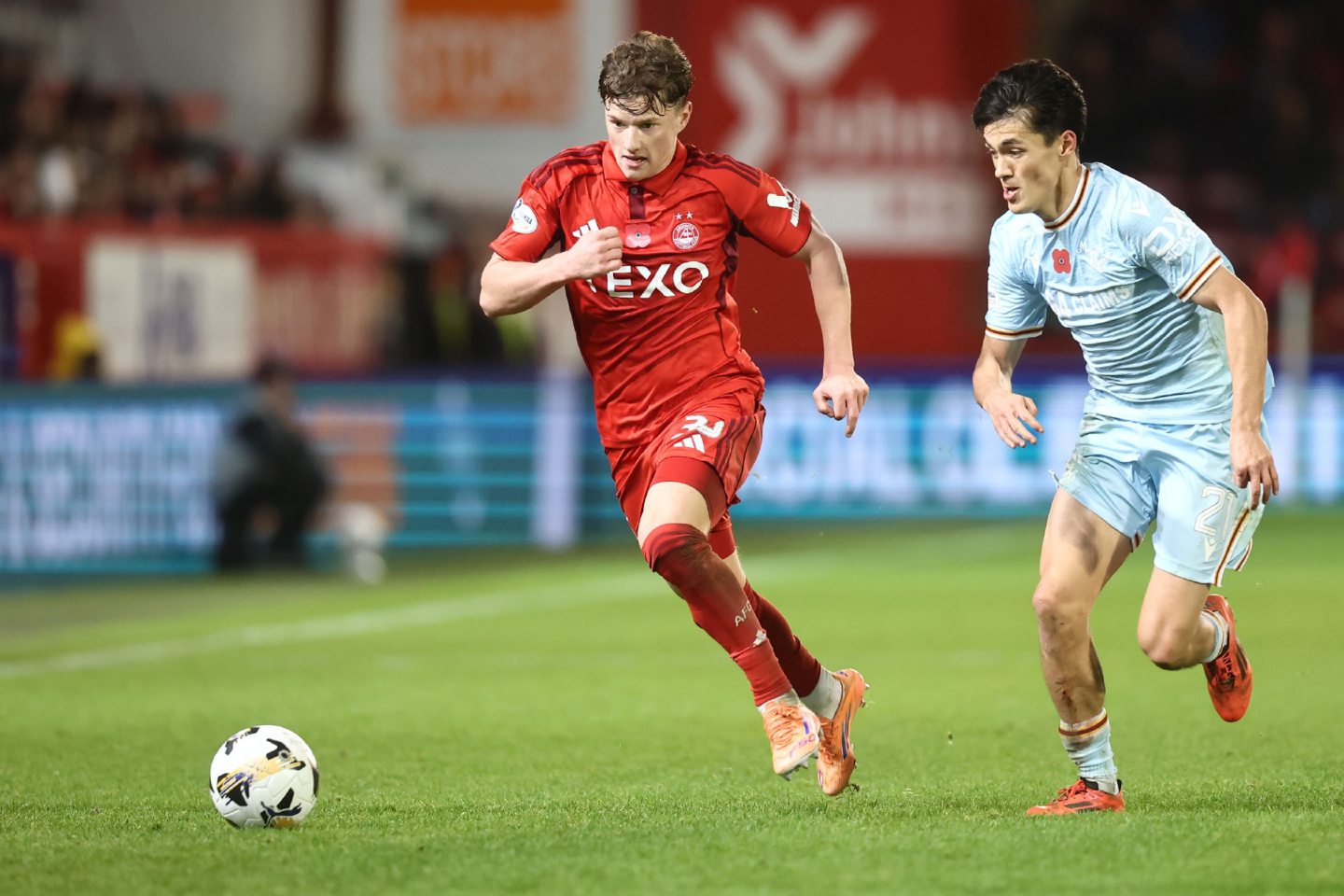 Aberdeen wing-back Dylan Lobban in action during the 1-1 draw with Motherwell at Pittodrie.