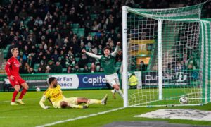 Aberdeen fan view: Jimmy Thelin should have subbed bewildered Dimitar Mitov off at Hibs when he had the chance