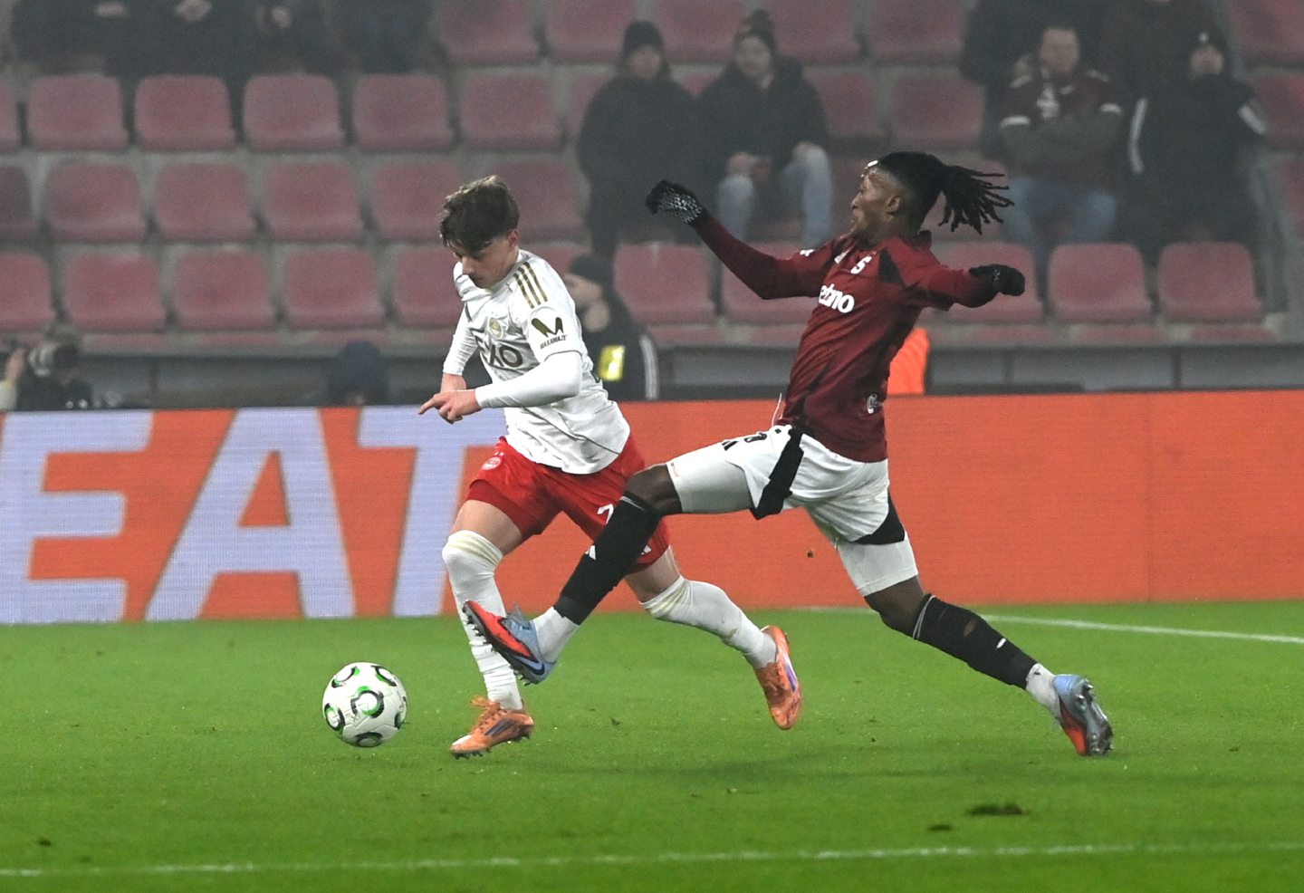 Aberdeen's Dylan Lobban in action against Sparta Prague in Czechia. Image: Kenny Elrick/DC Thomson