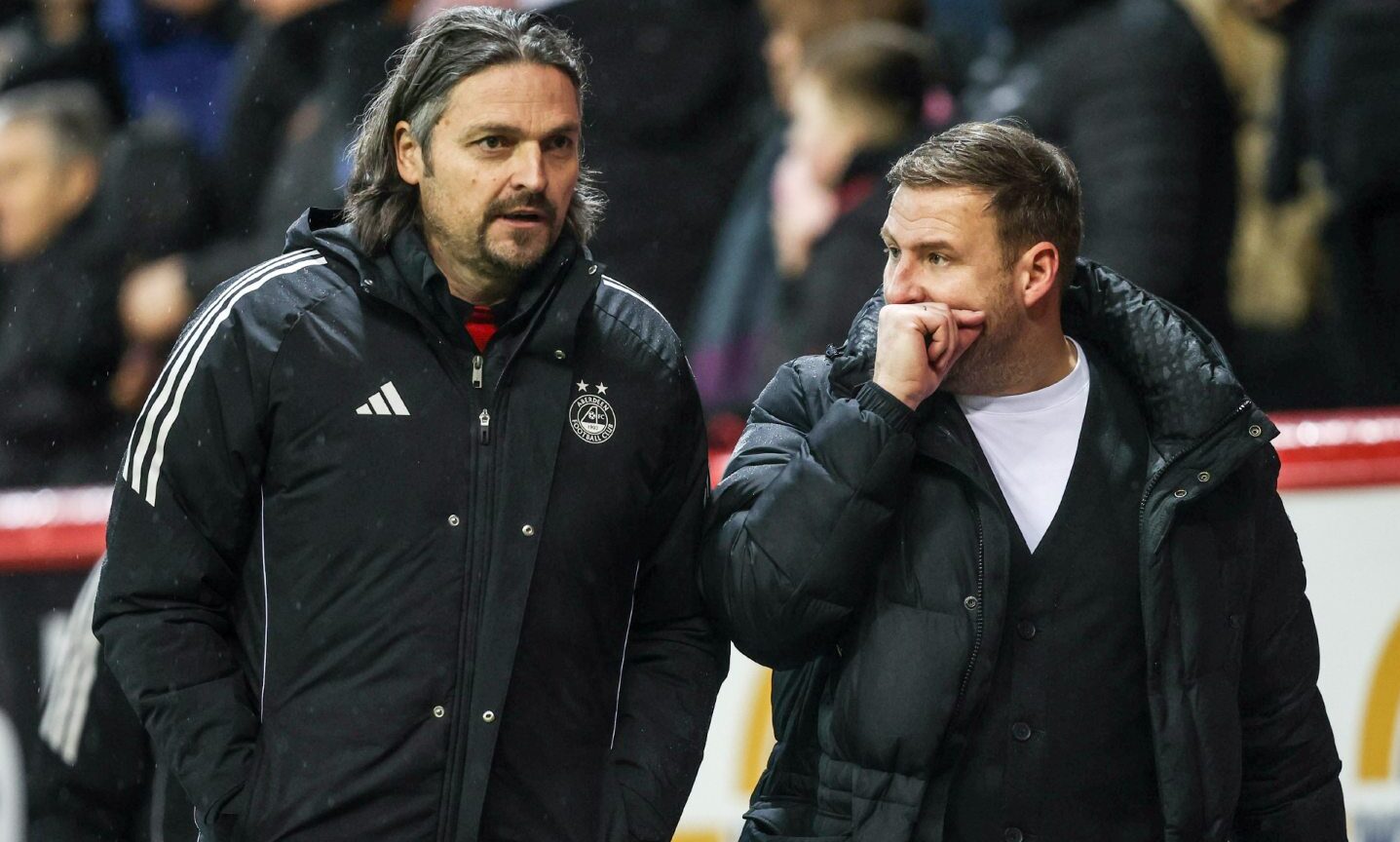 Aberdeen sporting director Lutz Pfannenstiel (L) and interim manager Peter Leven. Image: SNS.