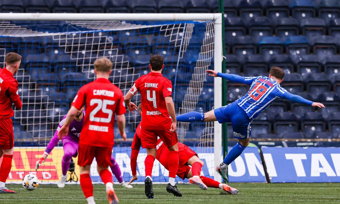 Kilmarnock's Bruce Anderson scores to make it 2-0 against Aberdeen.