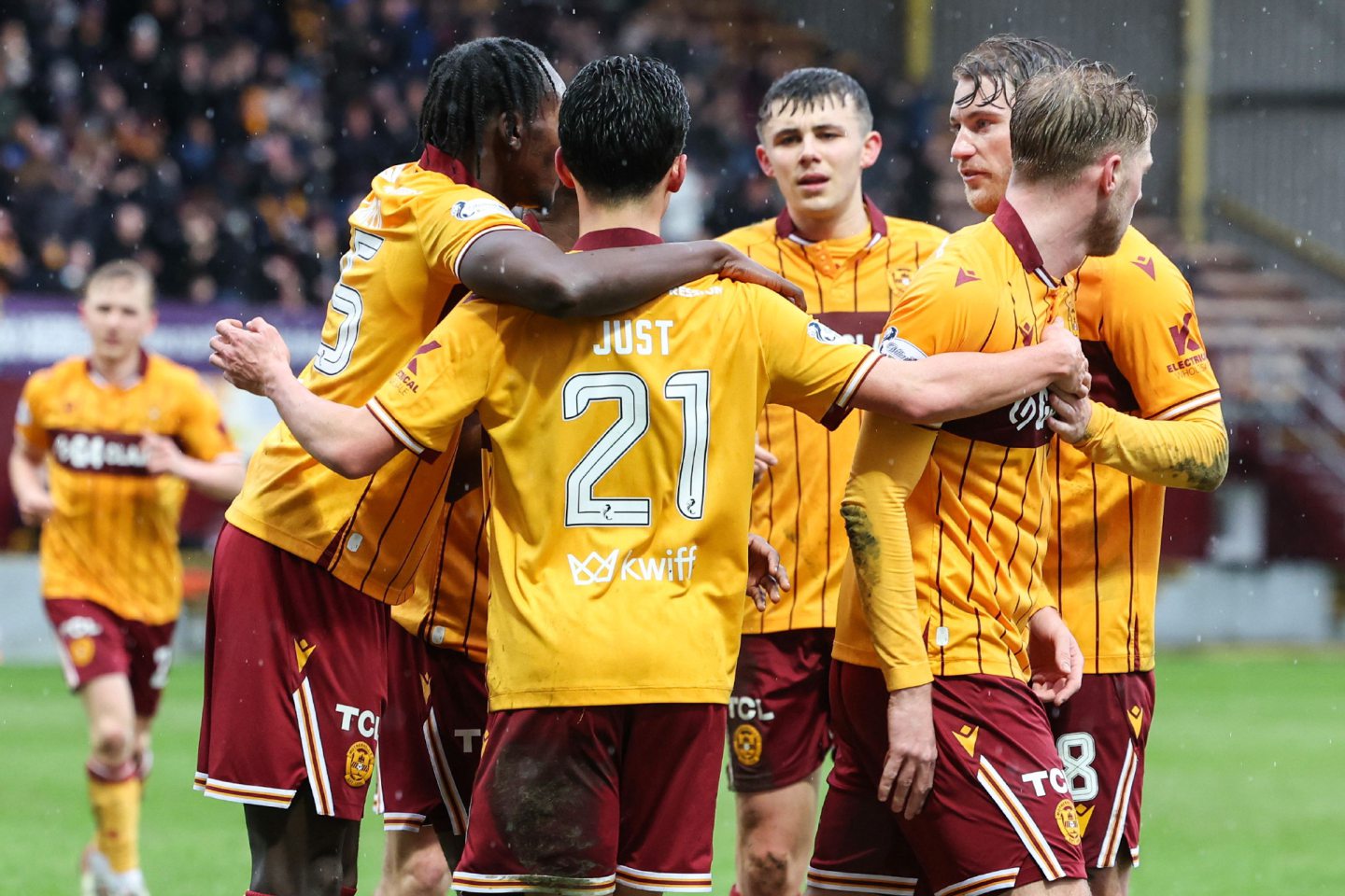Motherwell's Elijah Just celebrates with his team mates after scoring to make it 1-0 against Aberdeen. 