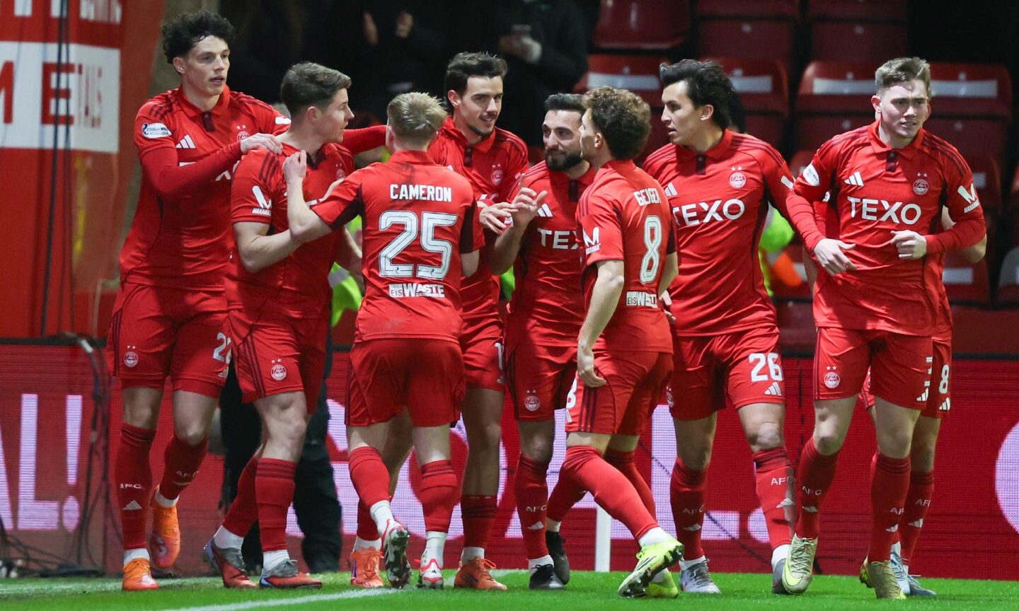 Aberdeen 2 Motherwell 0: 10-man Dons edge out nine-man Well in Scottish Cup thriller
