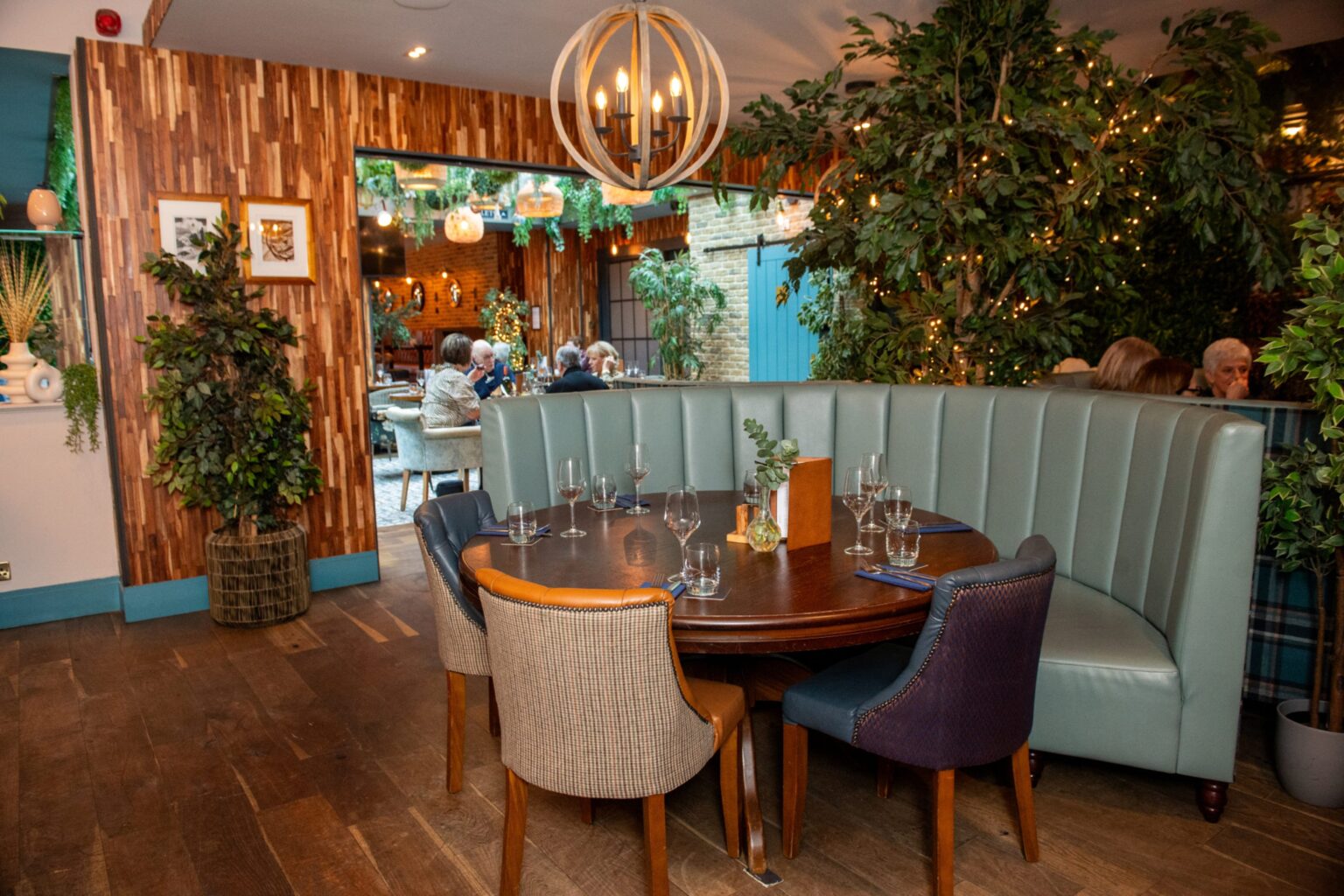 Review: Is Aberdeen's west end spot The Albyn worth a visit?