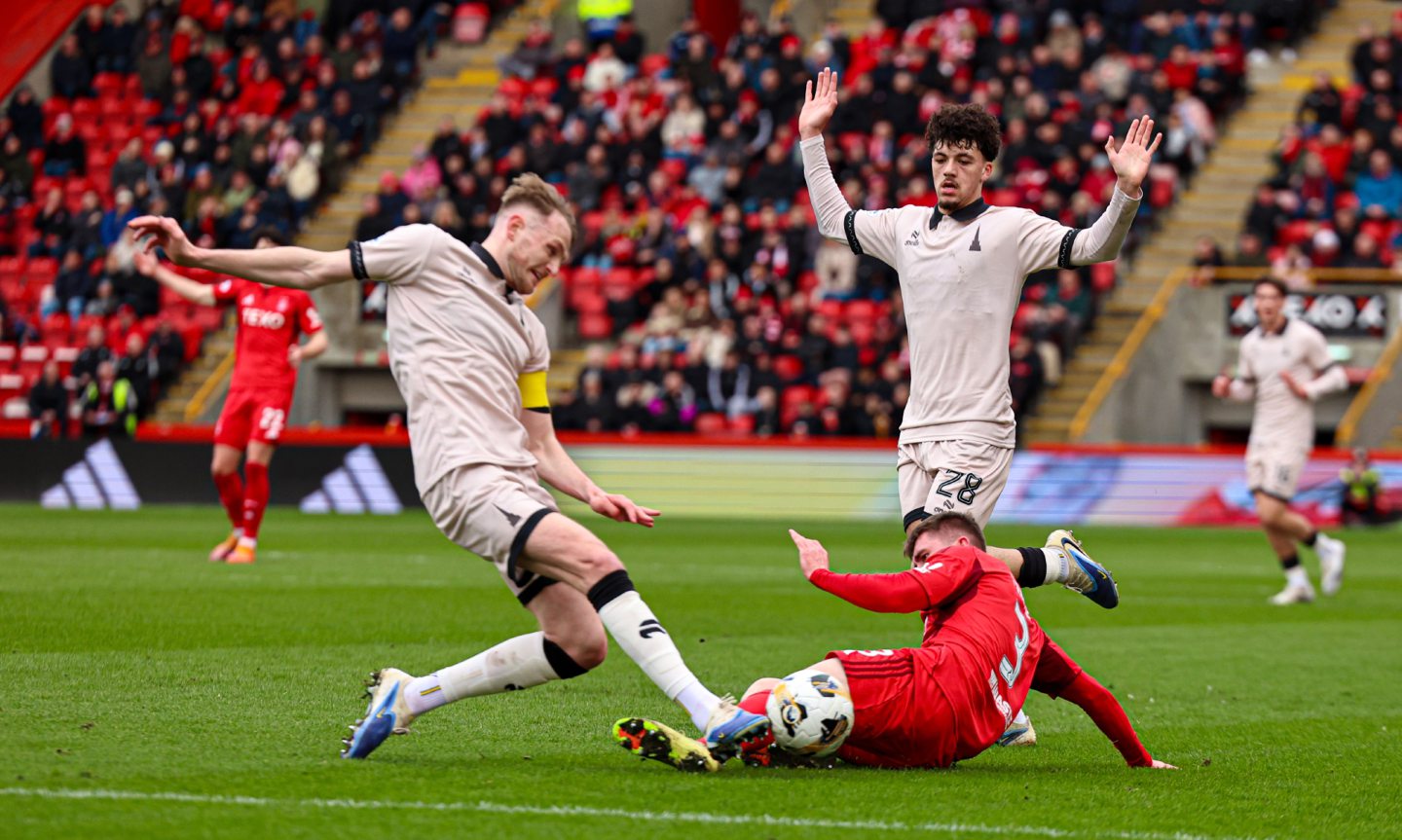 Aberdeen FC Tactics Watch: Stephen Robinson's first game