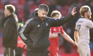 Aberdeen boss Stephen Robinson open to raiding free agent market for reinforcements