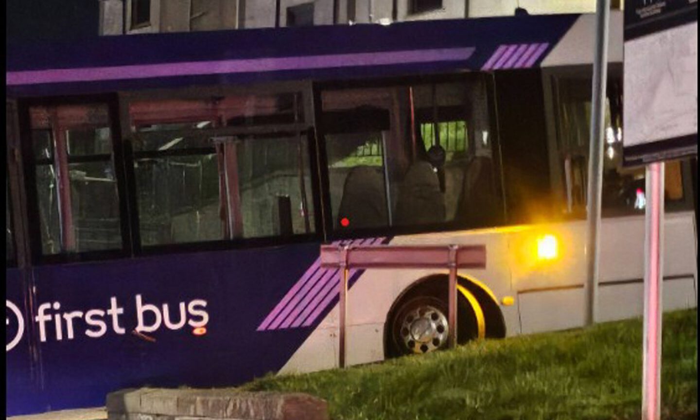 Bus gets stuck at foot of one of Aberdeen’s steepest roads