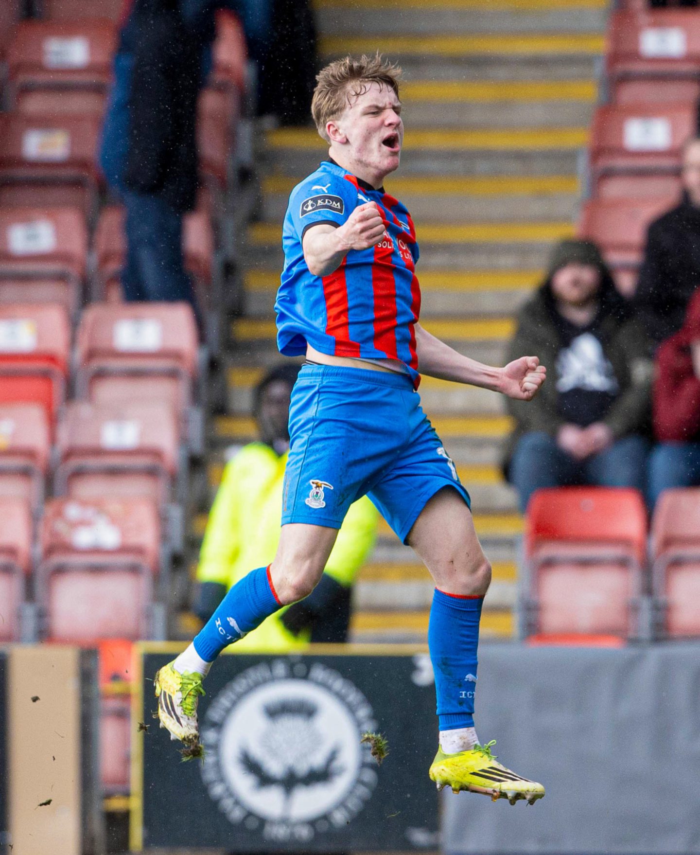Alfie Stewart celebrates scoring for Inverness Caley Thistle whilst on loan. Image: SNS
