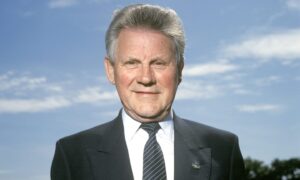 Ross County tributes follow the death of former chairman Hector MacLennan