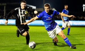 Ross County sign Stranraer defender with ‘presence in both boxes’, according to Stuart Kettlewell