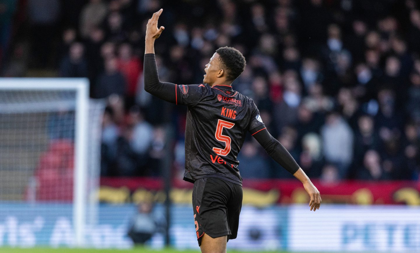 St Mirren's Richard King celebrates after scoring to make it 1-0 against Aberdeen at Pittodrie.