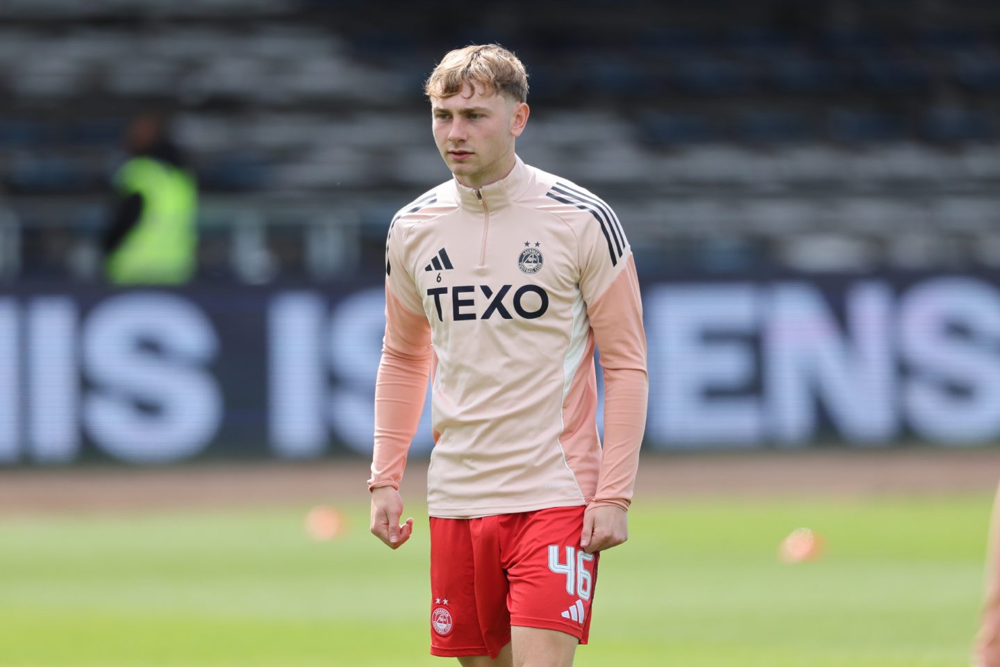 Aberdeen youngster Jamie Mercer and Caley Thistle midfielder Joe Chalmers joins Cove Rangers on loan
