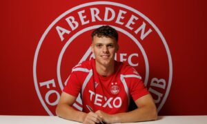 Aberdeen sign winger Lewis Smith from Livingston as Topi Keskinen replacement