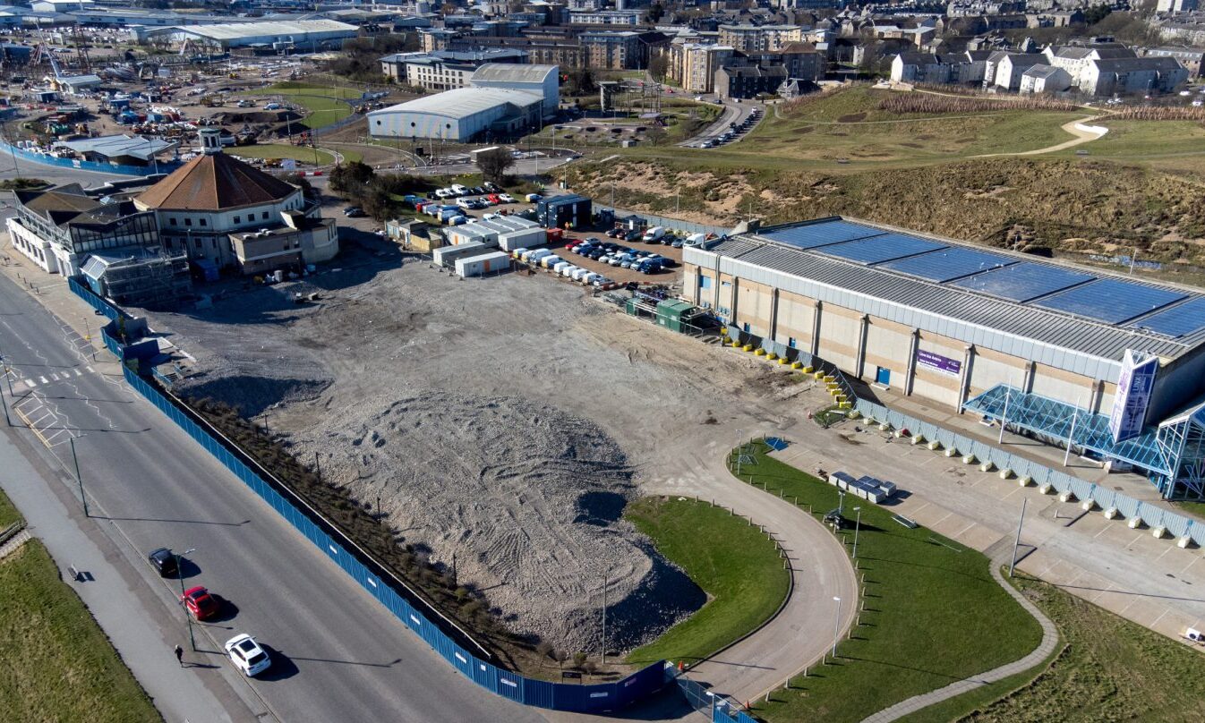 Calls to turn Beach Leisure Centre site into car park amid traffic chaos fears when new playpark opens