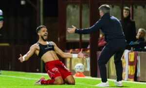 ‘That’s what you pay the big money for’: Aberdeen boss Stephen Robinson backs new strikers to hit goal trail