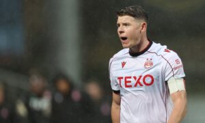 Aberdeen captain Kevin Nisbet surprised at level of criticism boss Stephen Robinson has faced