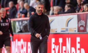 Willie Miller: Stephen Robinson must quickly find answer to Aberdeen training ‘quality’ contrast