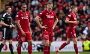 Former Don fears Aberdeen players are struggling under the weight of expectation