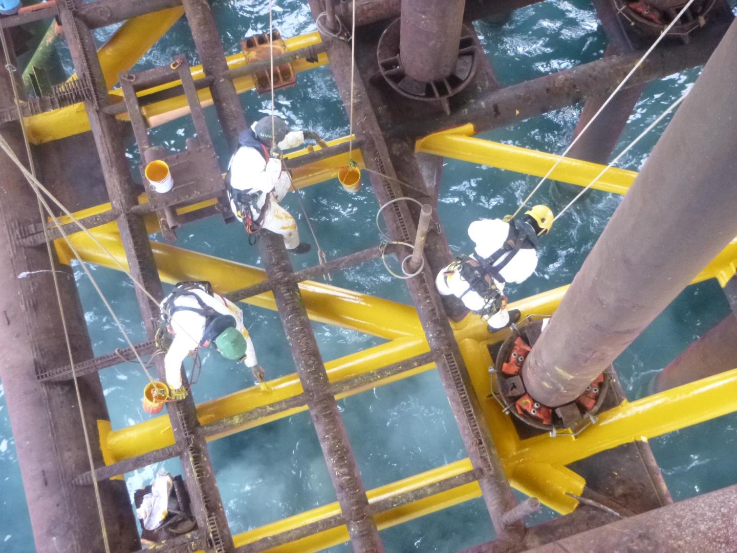 Thousands plead with Starmer to save North Sea jobs