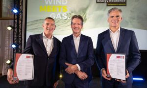 L-R: Hans Janssen Managing Director NOGAT; Anton Janssens Global Key Account Director Renewables BUREAU VERITAS; Ron Hagen Managing Director Noordgastransport.