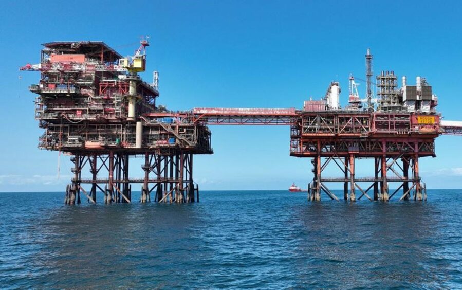 supply vessel gas platform