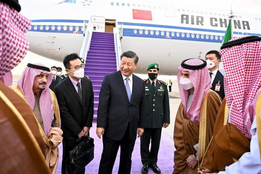 Xi Jinping is welcomed by Emir of Riyadh Faisal bin Bende bin Abdulaziz, left, on Dec. 7. Source: Saudi Arabian Foreign Ministry/Anadolu Agency/Getty Images