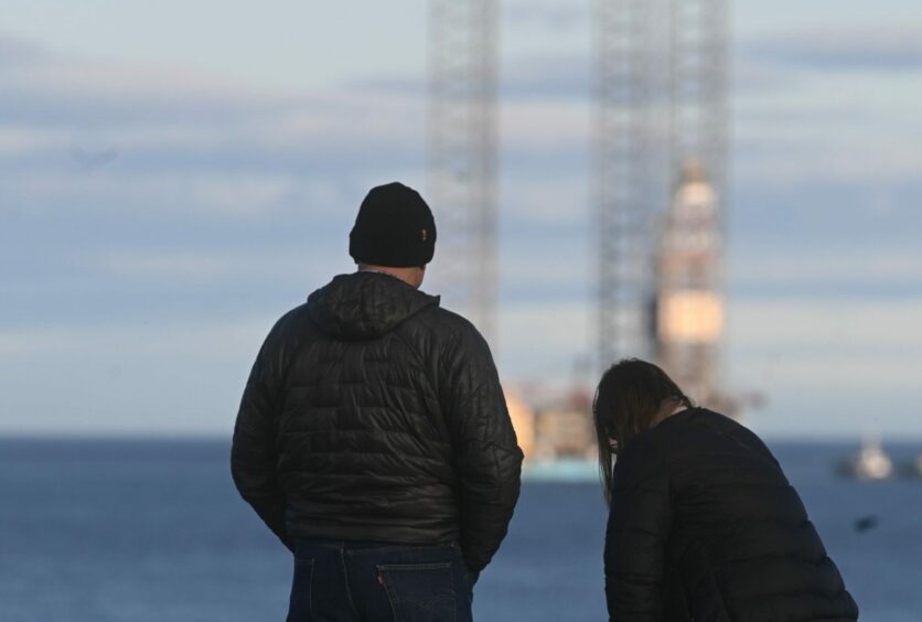 The Noble Innovator jack-up oil rig arrives in Aberdeen, Saturday 12th February 2023.