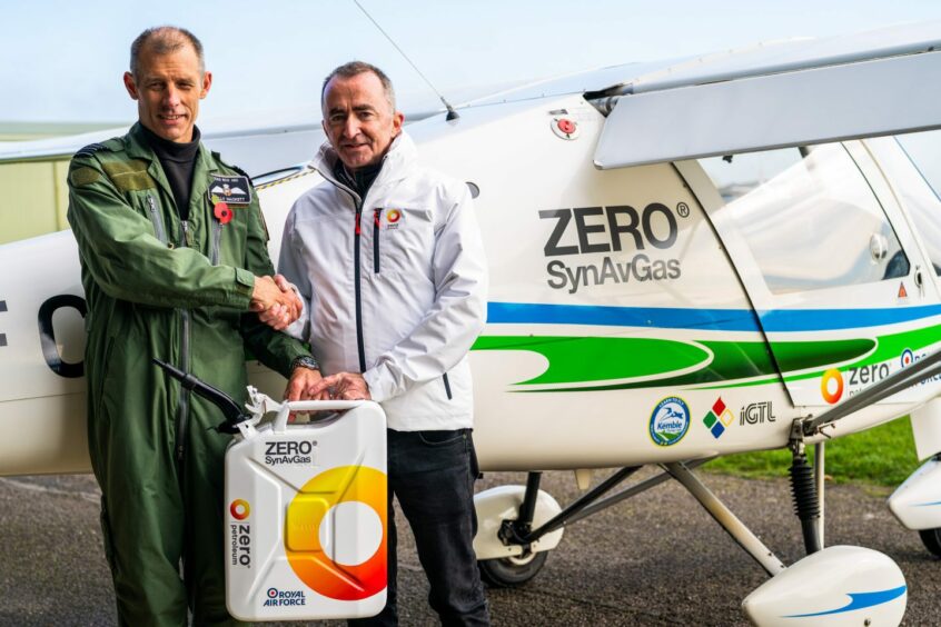 RAF pilot group captain Peter 'Willy' Hackett and Paddy Lowe, Zero co-founder and chief executive.