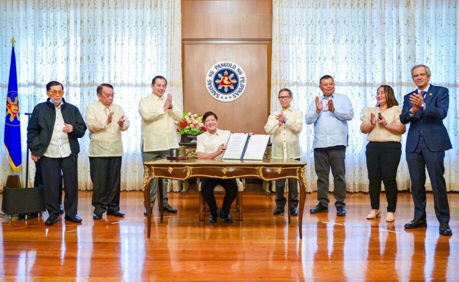 President Marcos and executives agree to extend the Malampaya contract