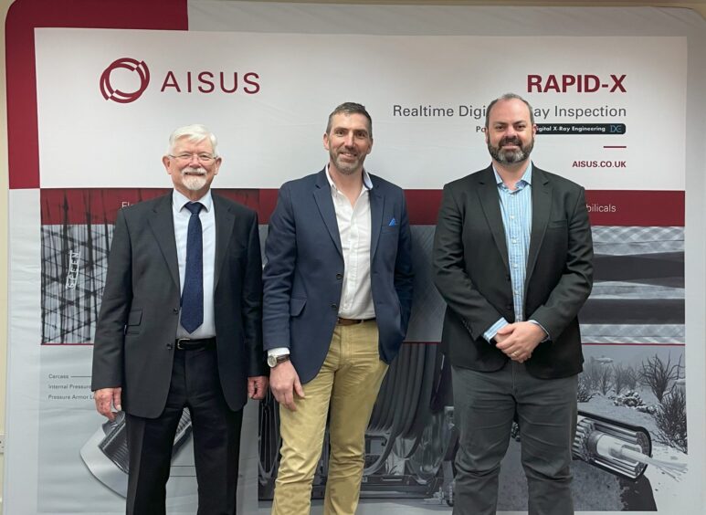 (L-R) Digital X-Ray Engineering Ltd Director Rex Ankers, AISUS Offshore general manager Barry Marshall and SIMEROS chief executive officer Fabiano Bertoni