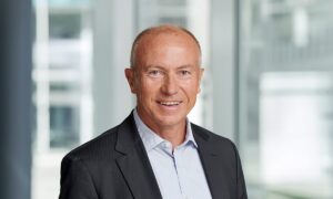 Statkraft CEO Christian Rynning-Tønnesen announced he would step down from the post he has held for 14 years.