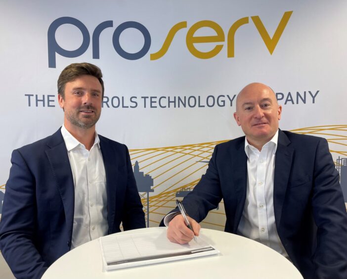 (Left) Mocean Energy managing director Cameron McNatt and (right) Proserv CEO Davis Larssen.