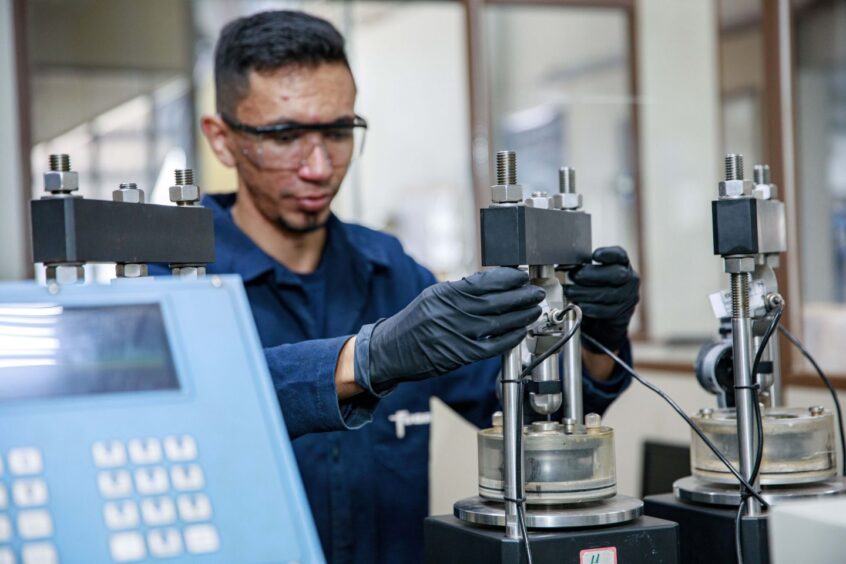 Employee-In-geotechnical-laboratory