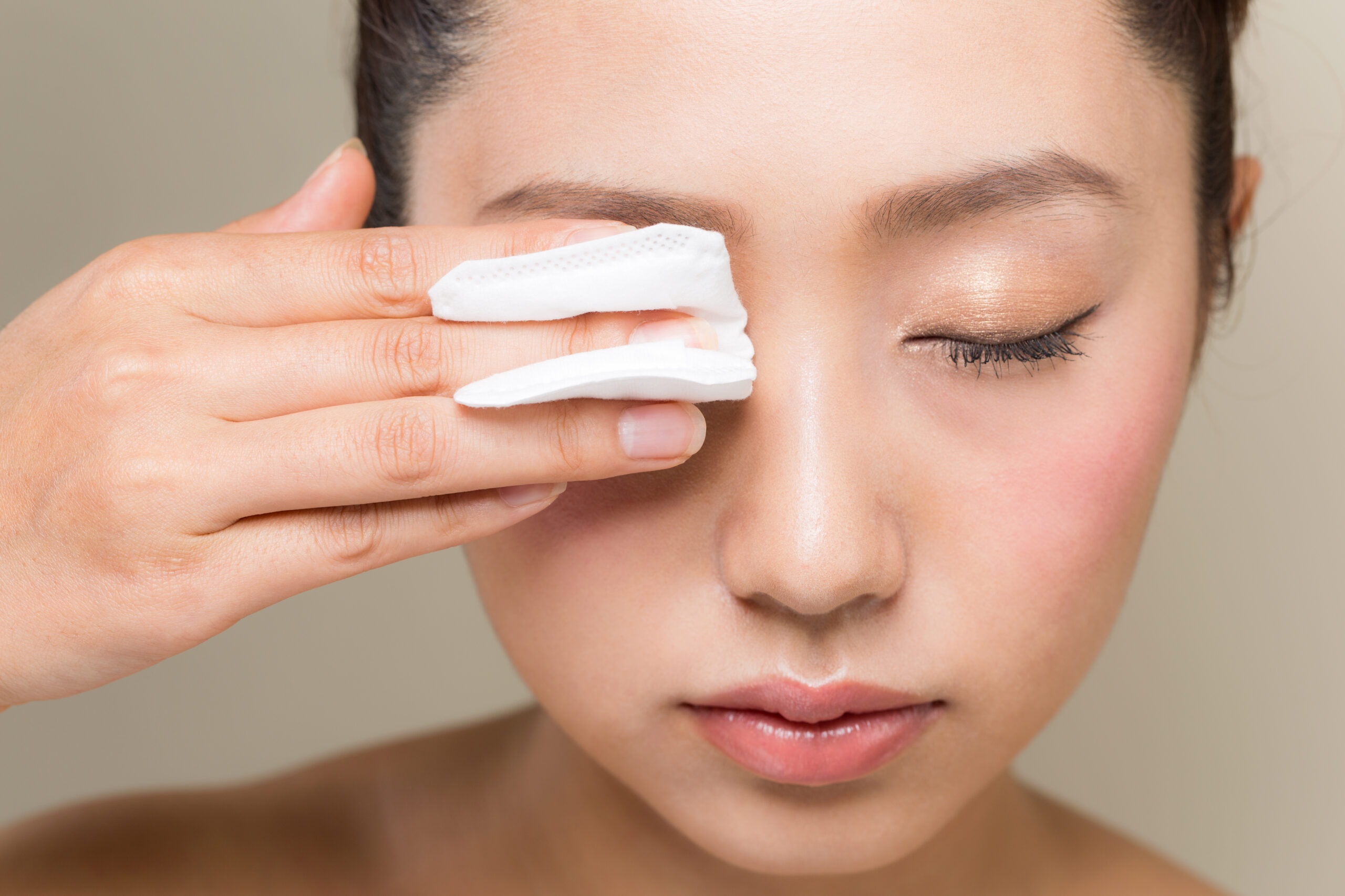 Is Sight Loss A Natural Part of Ageing? - The People's Friend - Vimarsana News