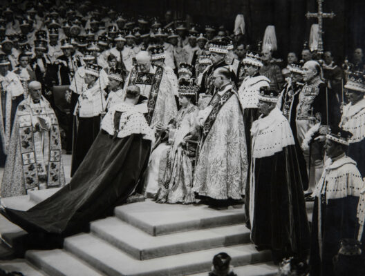 1953 black and white photograph of the Queen's coronation 