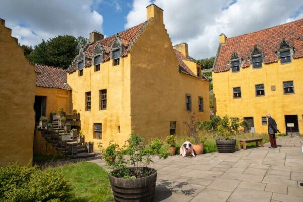 Yellow stoned The Palace in Culross on a sunny day