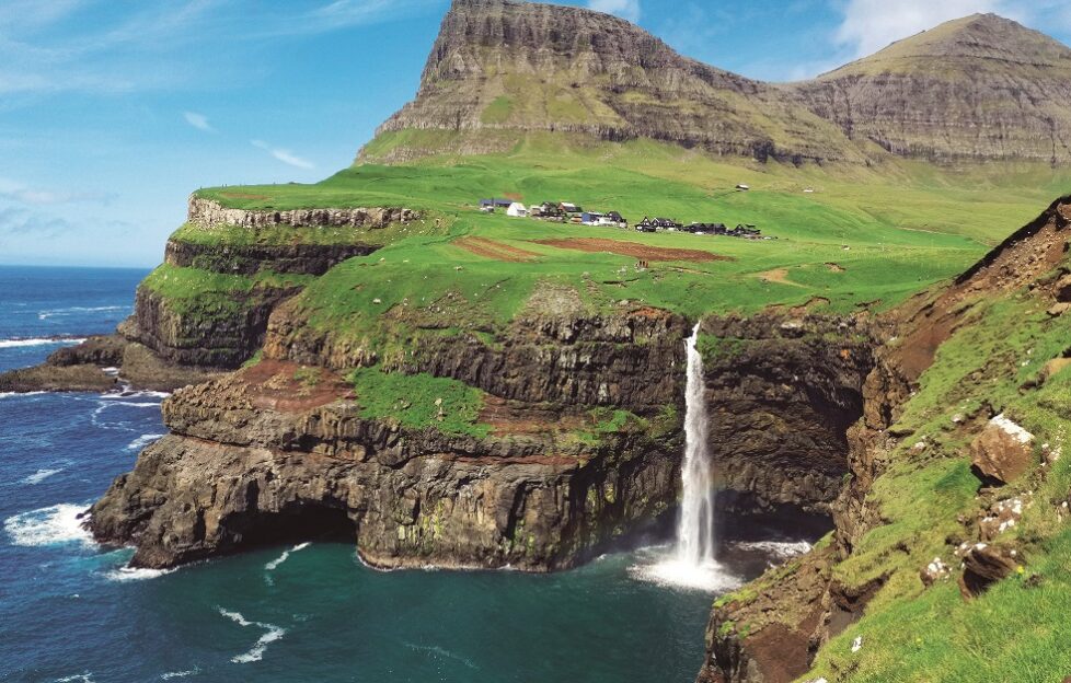 The awe-inspiring Múlafossur waterfall at Gasadalur.