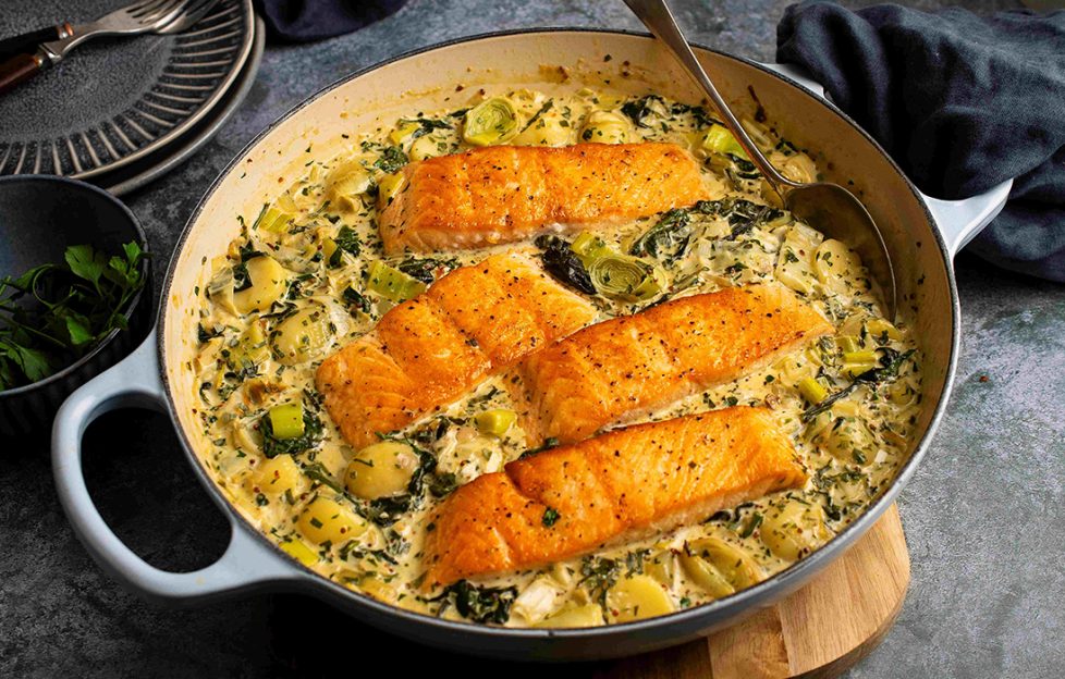 Creamy salmon recipe with leeks and spinach